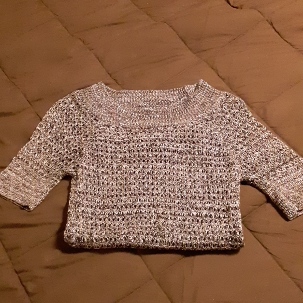 Short sleeve sweater